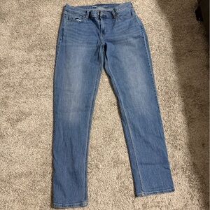 Old Navy Mid Rise Wow Boyfriend Jeans